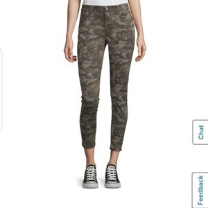 Arizona Jean Camo ankle pants size 15